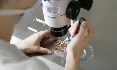 三代试管婴儿移植前为什么要做宫腔镜刮宫？宫腔镜刮诊可以检查子宫是否有病变吗？